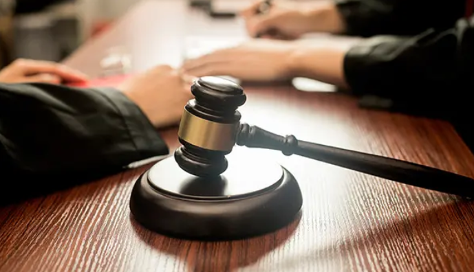 男子凌晨“捂嘴”毆打女鄰居被捕，非法侵入住宅罪怎么量刑?